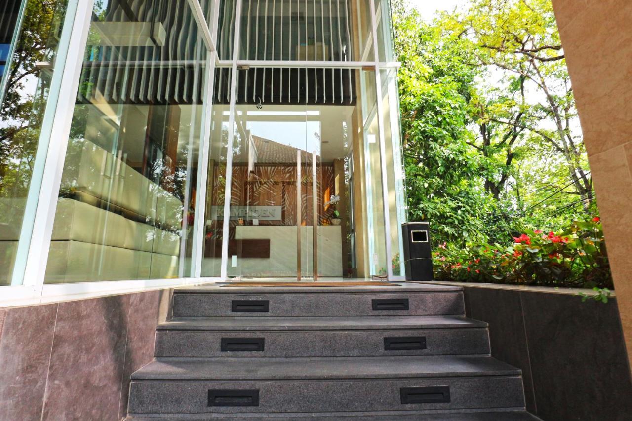 Kampioen Bed & Breakfast Bandung Exterior foto