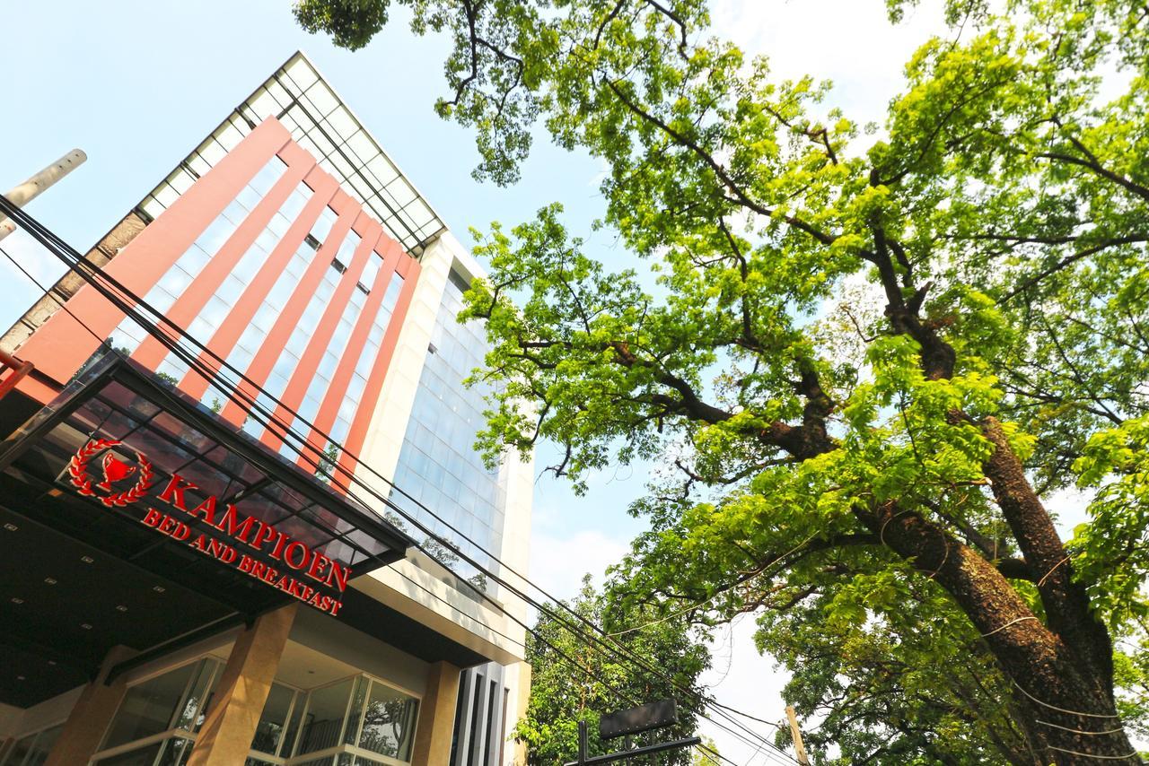 Kampioen Bed & Breakfast Bandung Exterior foto